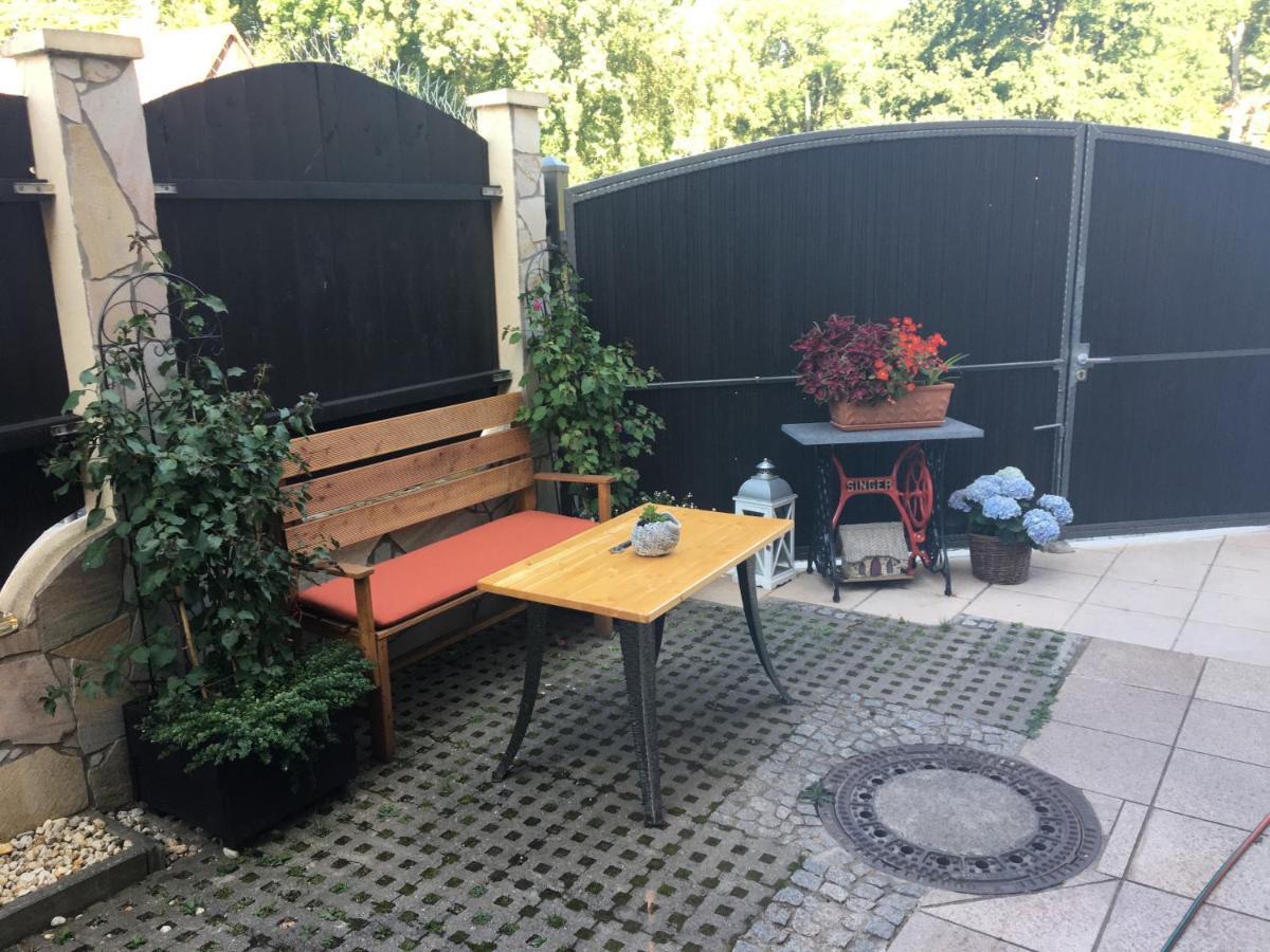 Ferienwohnung Am Goethe Park Fuer 2 Bis 3 Personen Jena Bagian luar foto